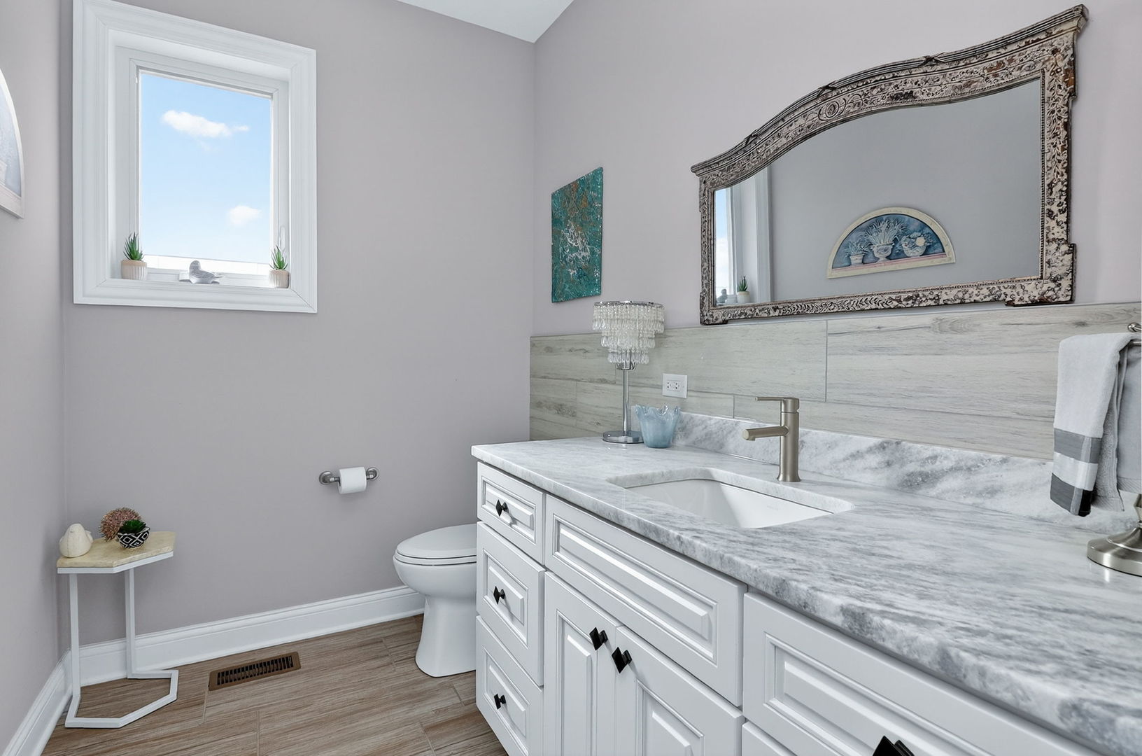 669 E Byron Avenue, Addison, IL 60101