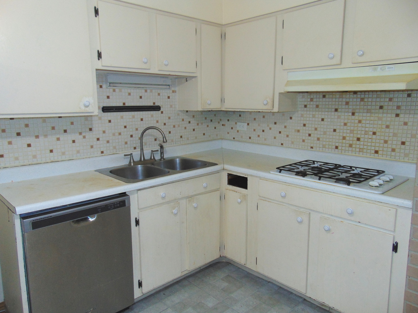 8996 Kennedy Drive #105E, Des Plaines, IL 60016