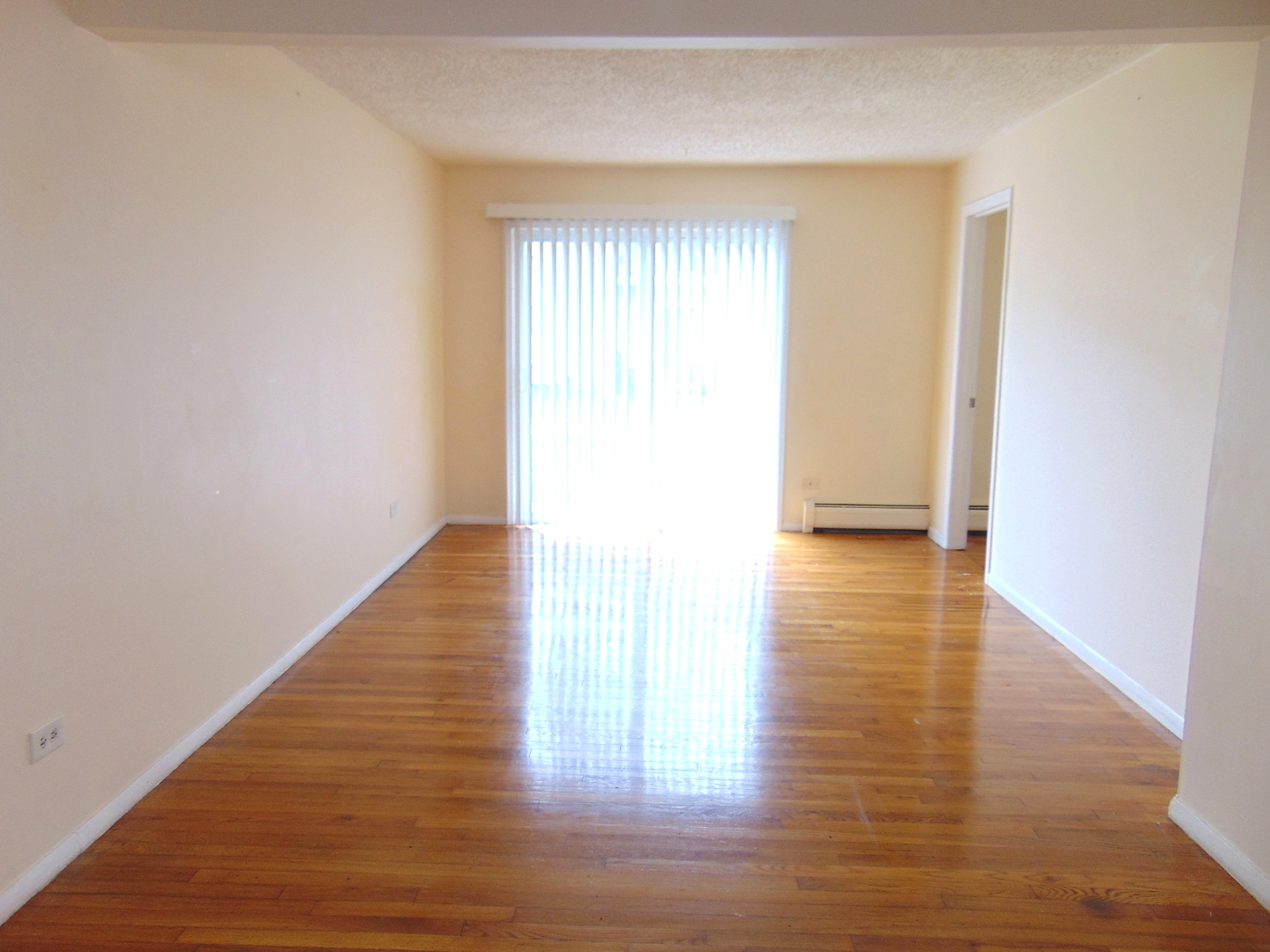 8996 Kennedy Drive #105E, Des Plaines, IL 60016