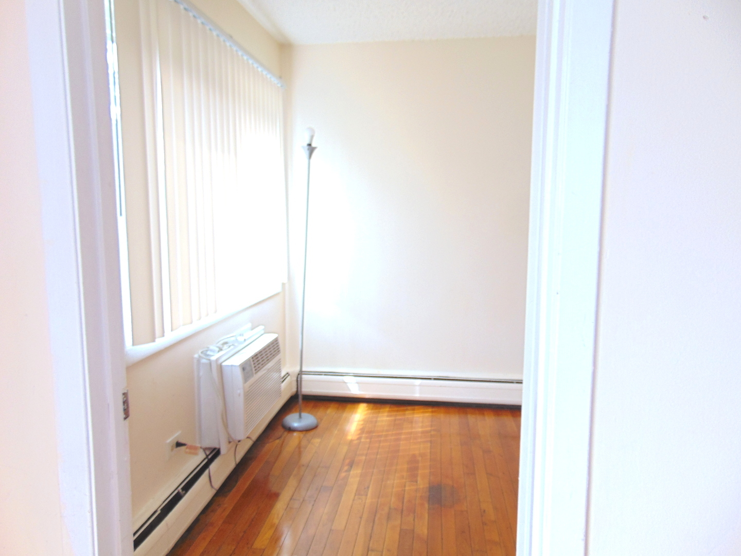 8996 Kennedy Drive #105E, Des Plaines, IL 60016