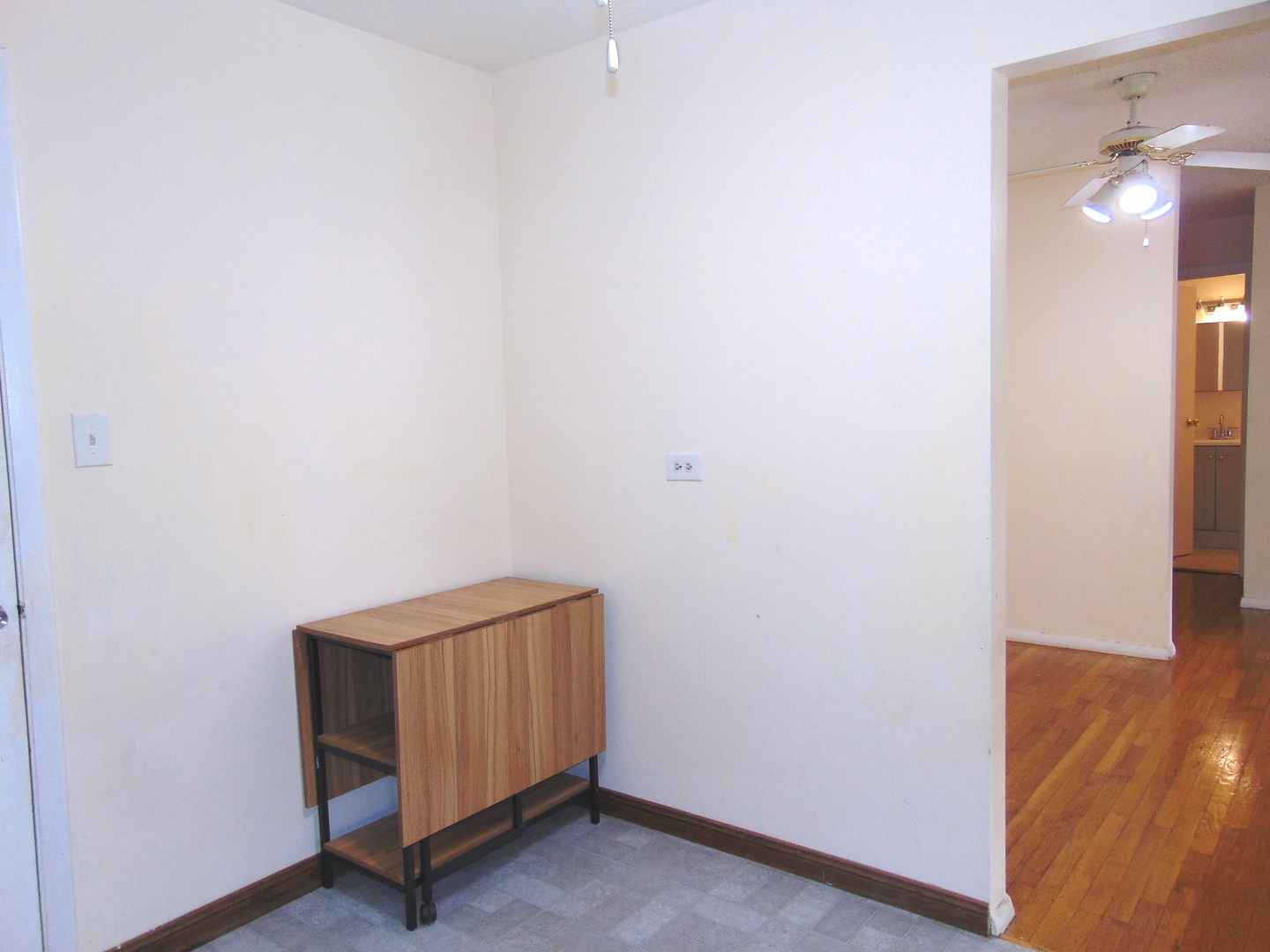 8996 Kennedy Drive #105E, Des Plaines, IL 60016