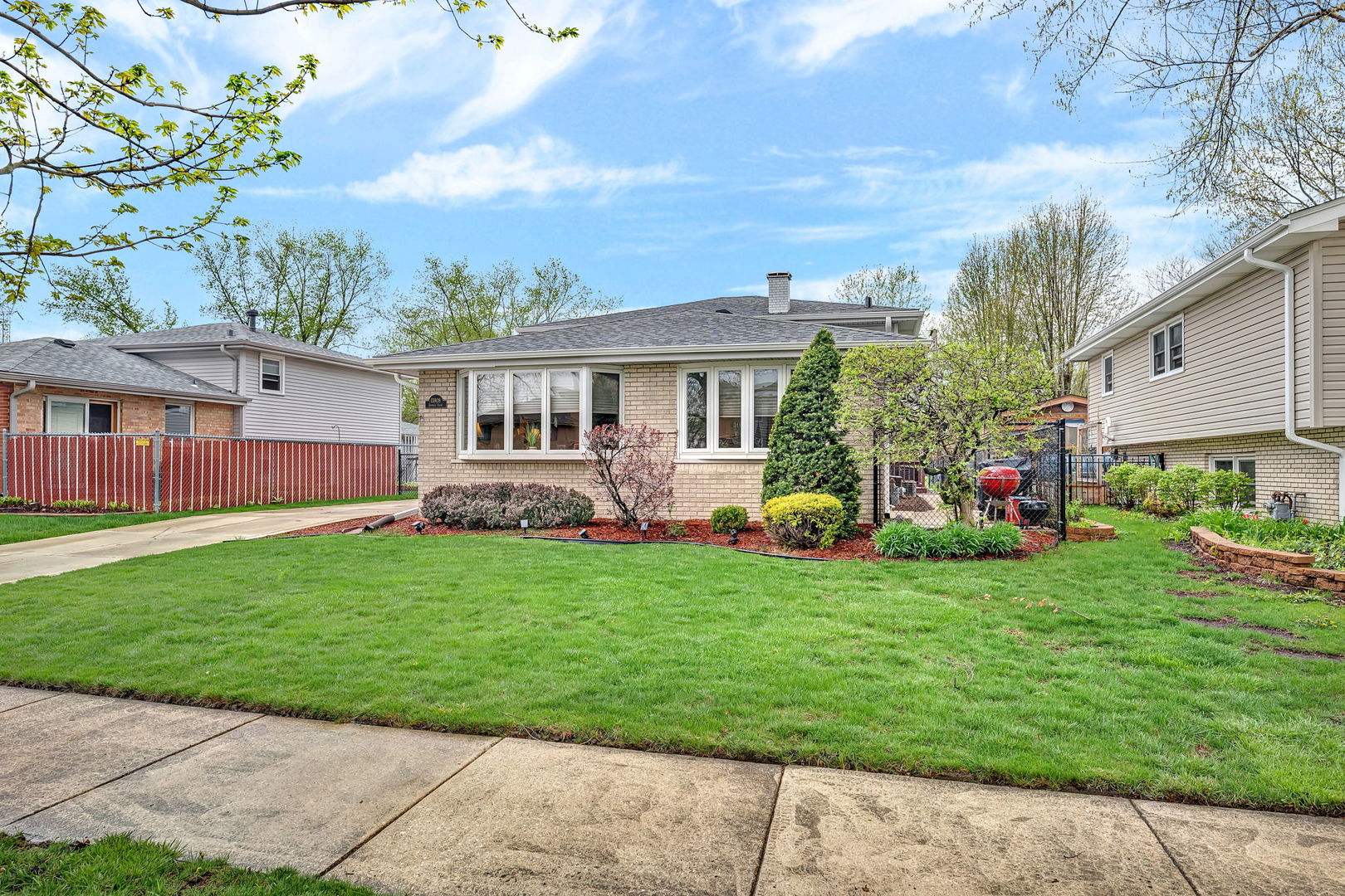 13808 Sandra Lane, Crestwood, IL 60418