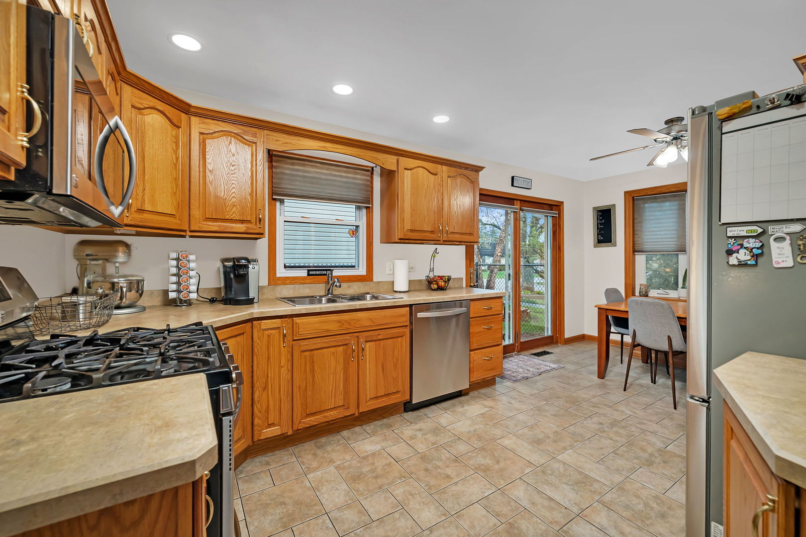 13808 Sandra Lane, Crestwood, IL 60418