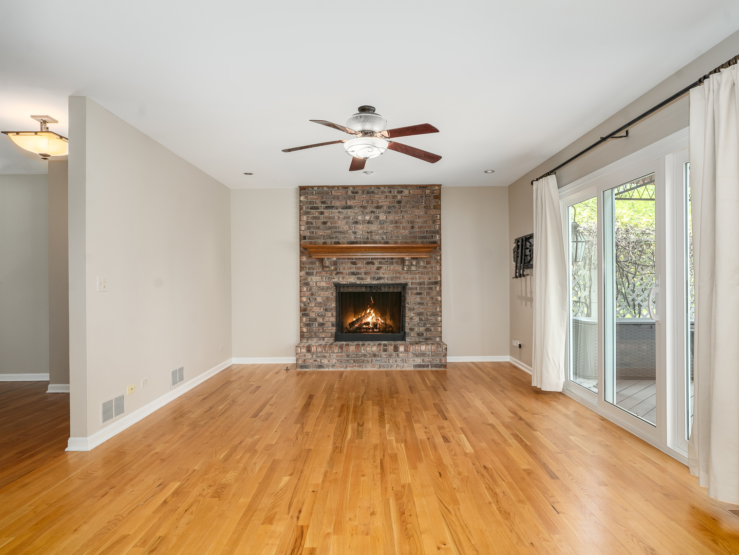 2530 Cheshire Drive, Aurora, IL 60504