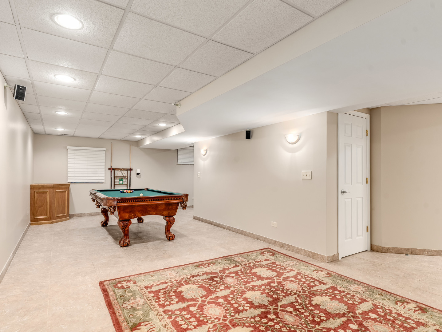 2530 Cheshire Drive, Aurora, IL 60504