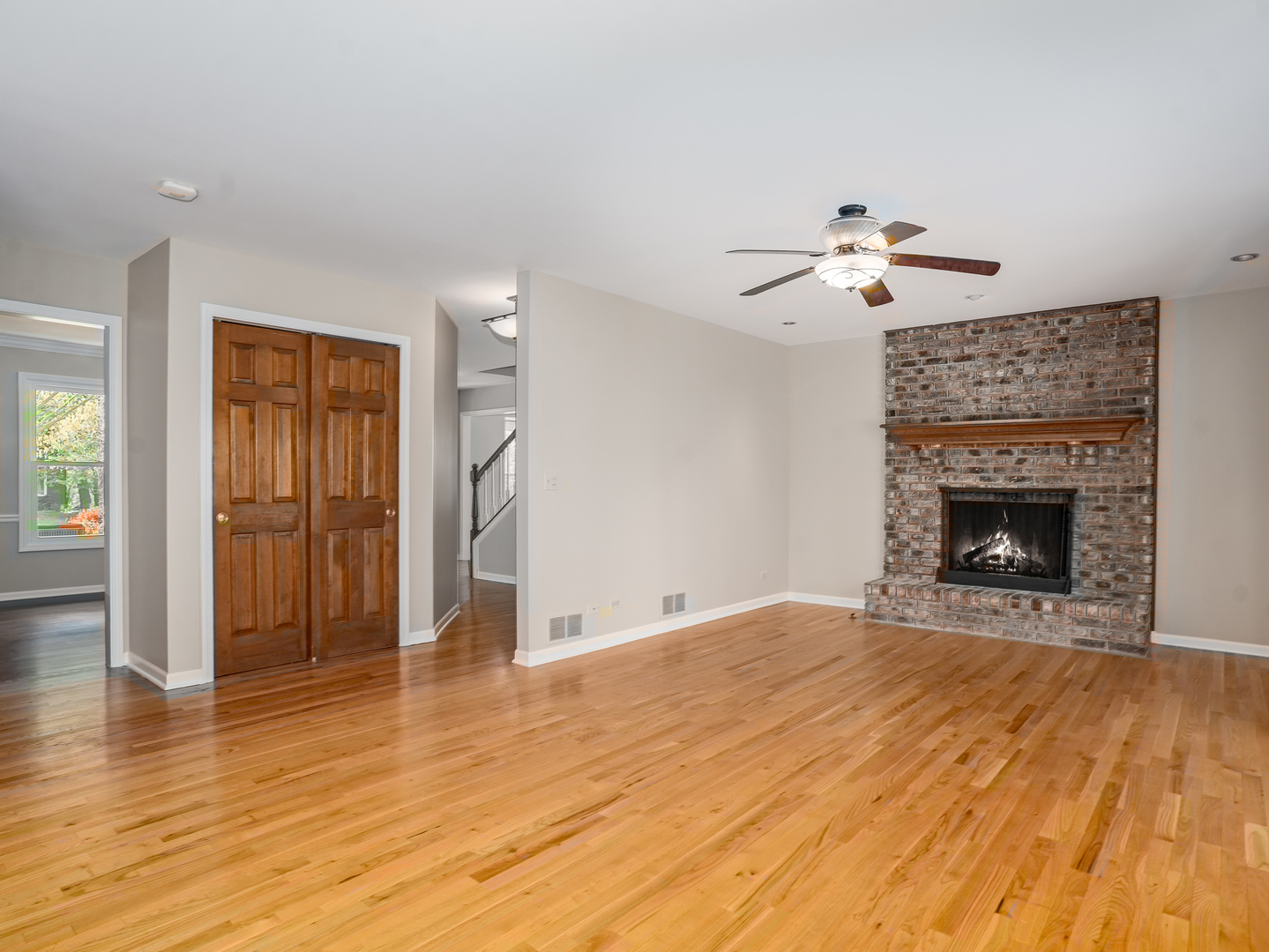 2530 Cheshire Drive, Aurora, IL 60504