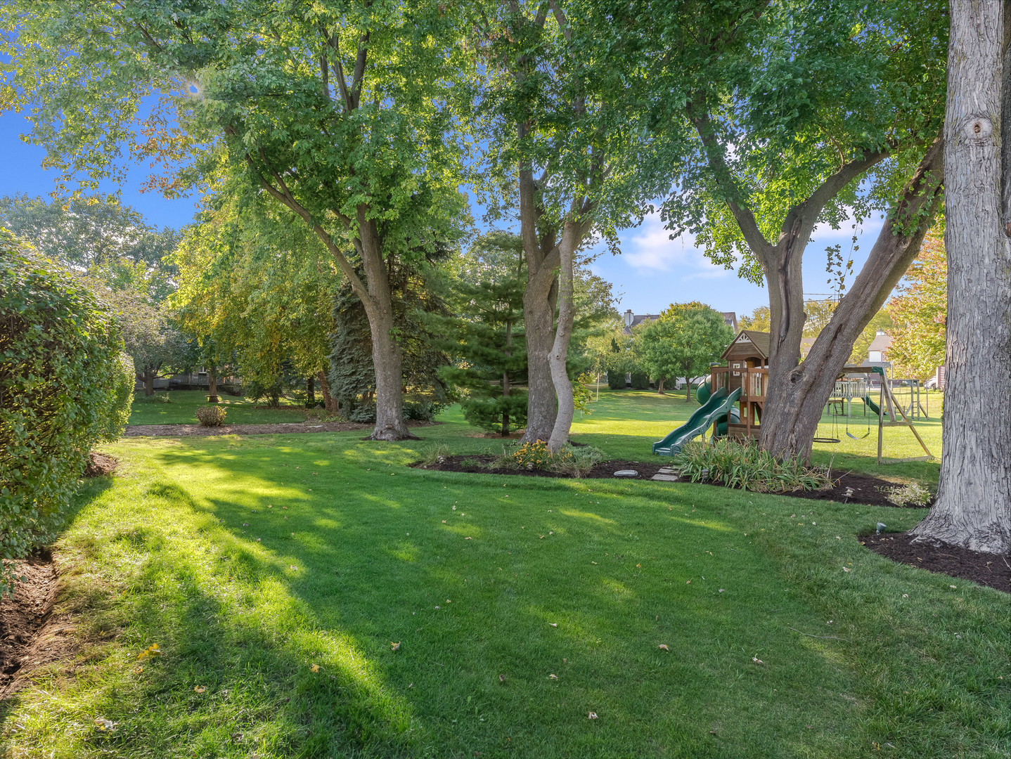 2530 Cheshire Drive, Aurora, IL 60504