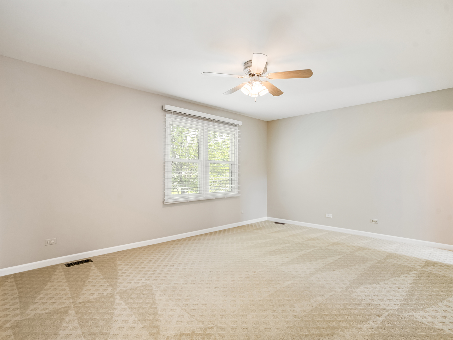 2530 Cheshire Drive, Aurora, IL 60504