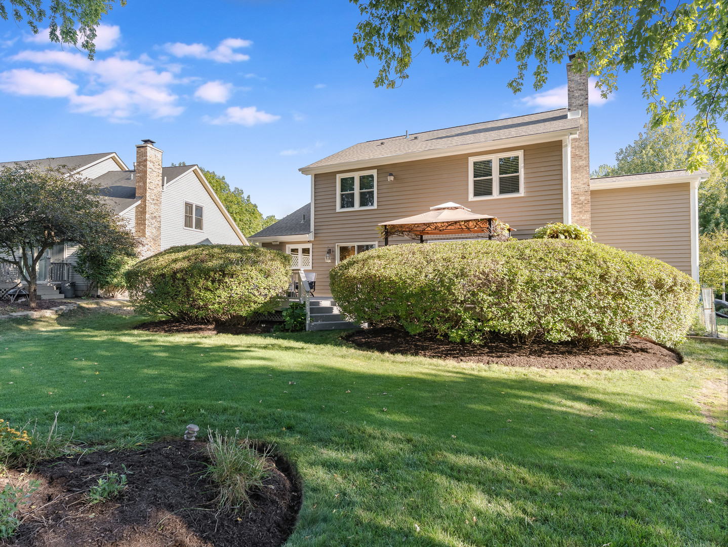 2530 Cheshire Drive, Aurora, IL 60504
