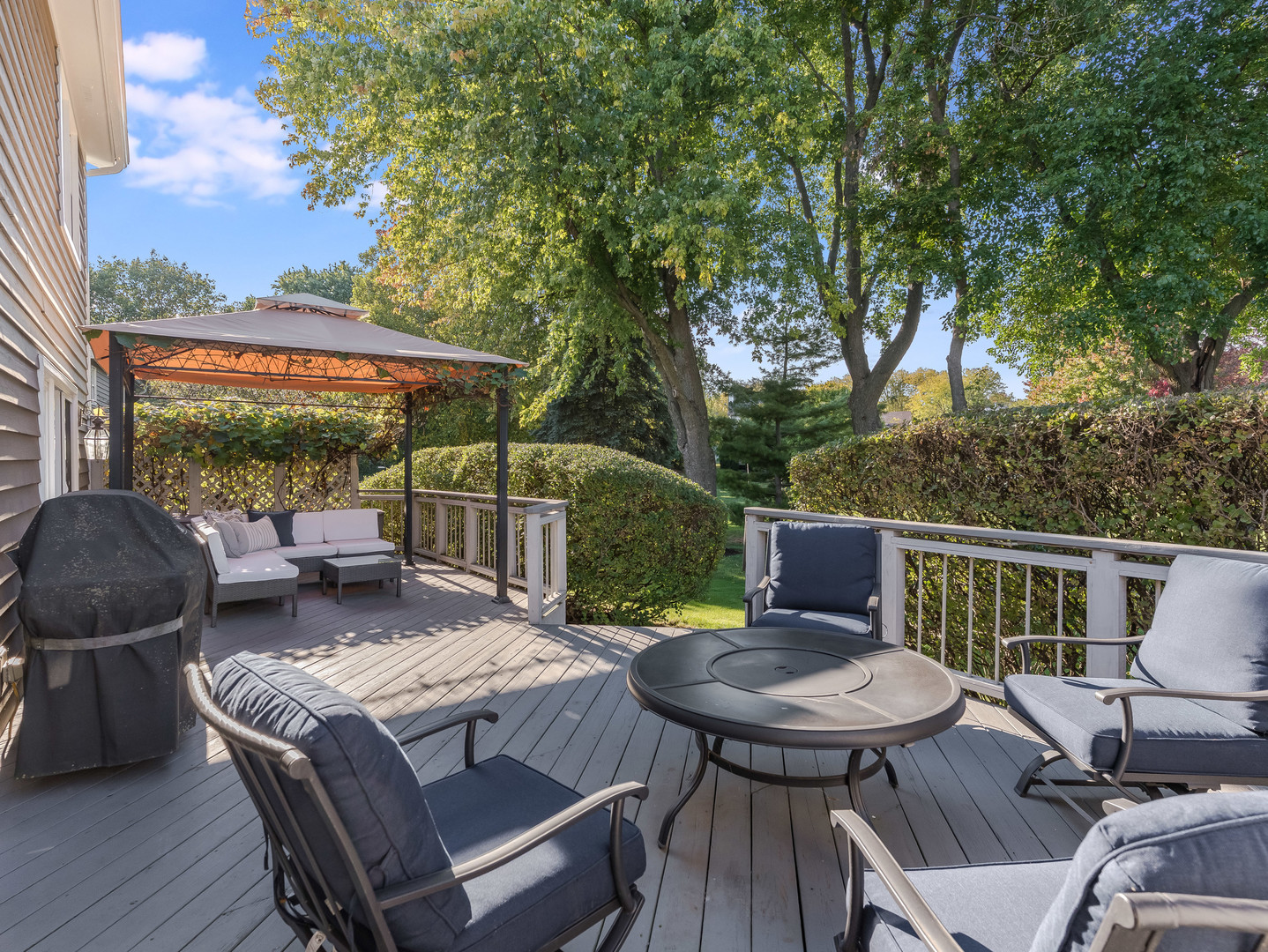 2530 Cheshire Drive, Aurora, IL 60504
