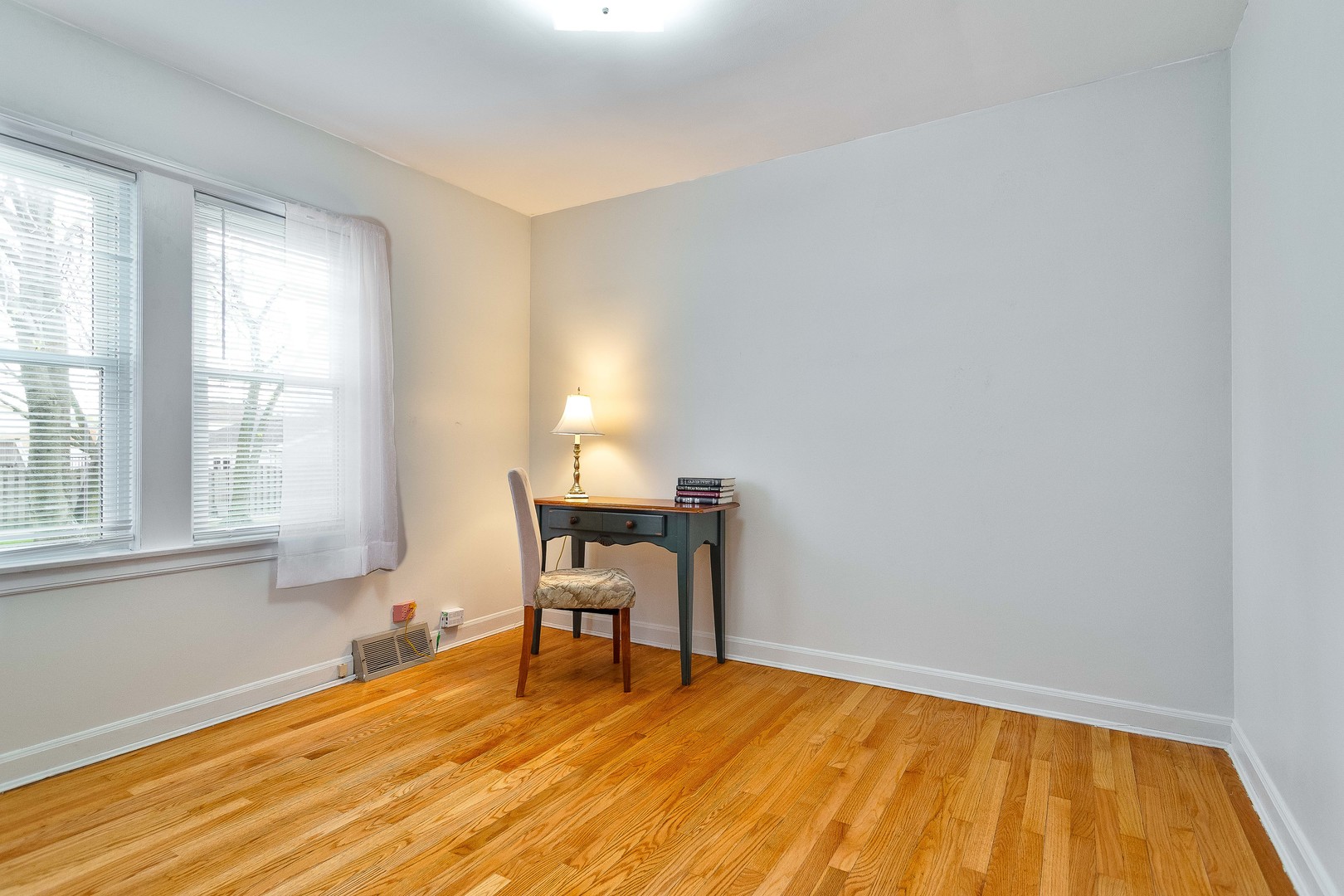 7701 W Rascher Avenue, Chicago, IL 60656