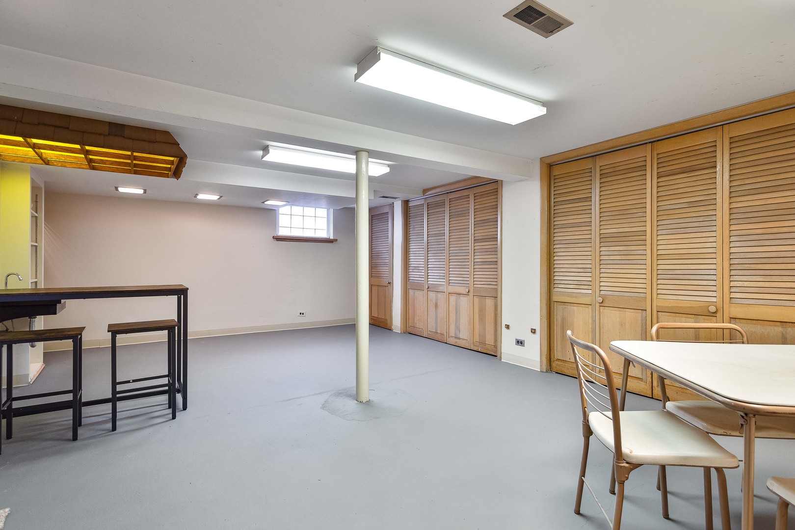 7701 W Rascher Avenue, Chicago, IL 60656