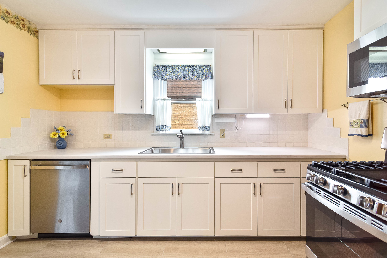 7701 W Rascher Avenue, Chicago, IL 60656