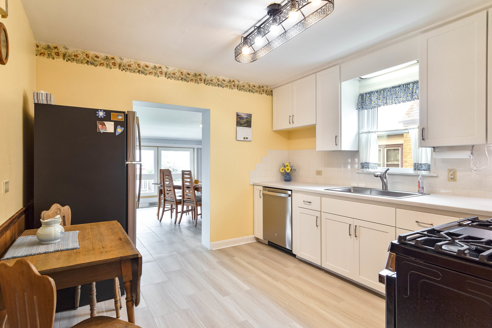 7701 W Rascher Avenue, Chicago, IL 60656