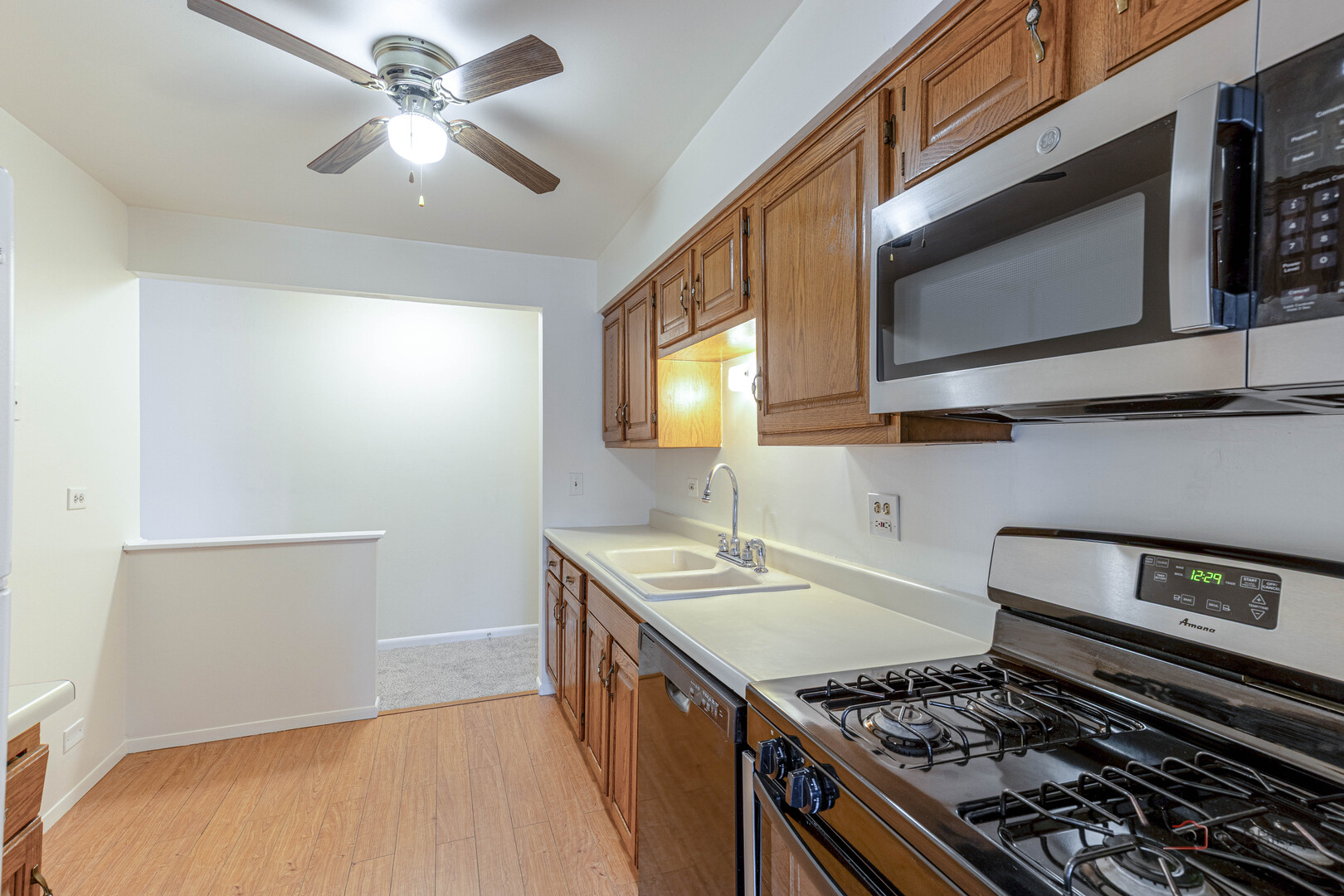 3004 Roberts Drive #8, Woodridge, IL 60517