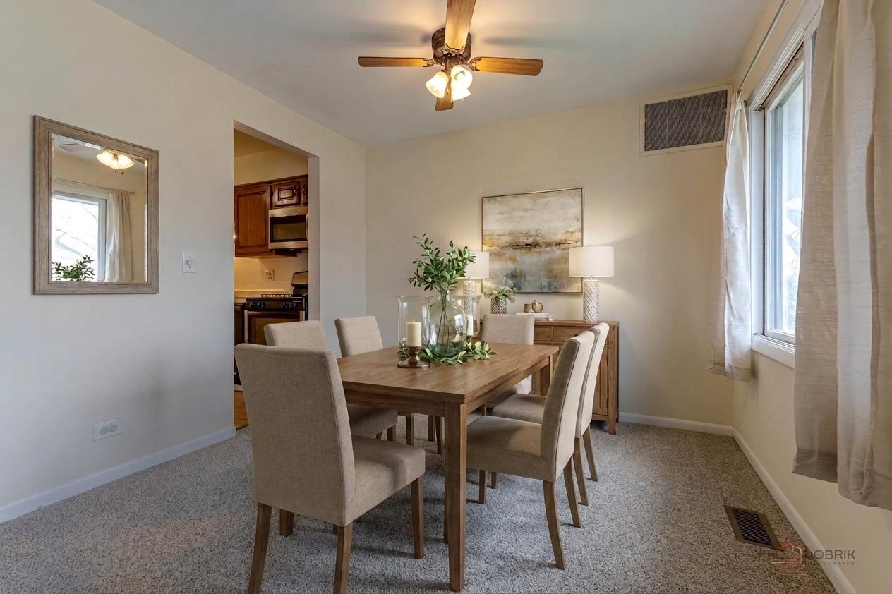 3004 Roberts Drive #8, Woodridge, IL 60517