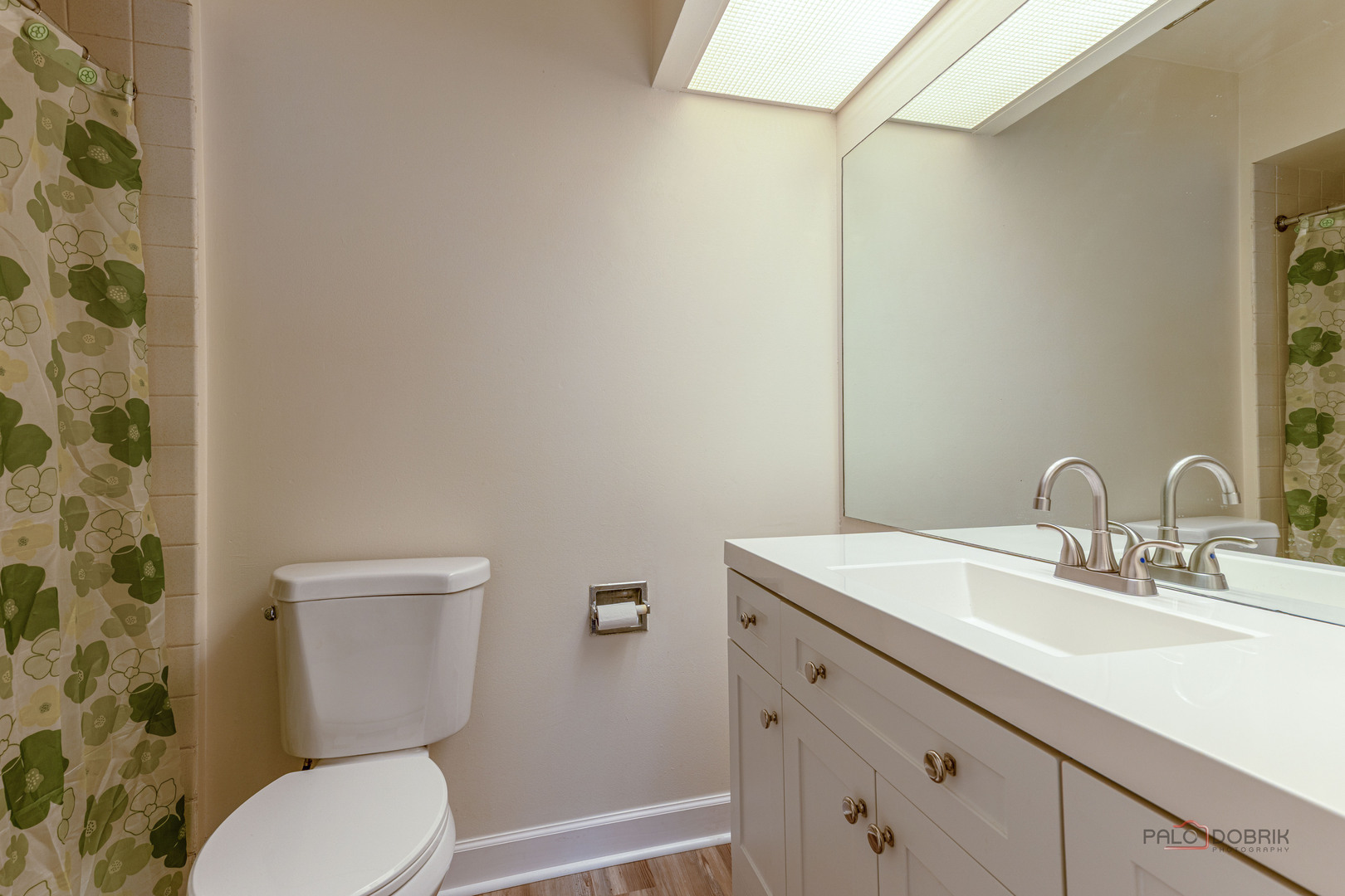 3004 Roberts Drive #8, Woodridge, IL 60517