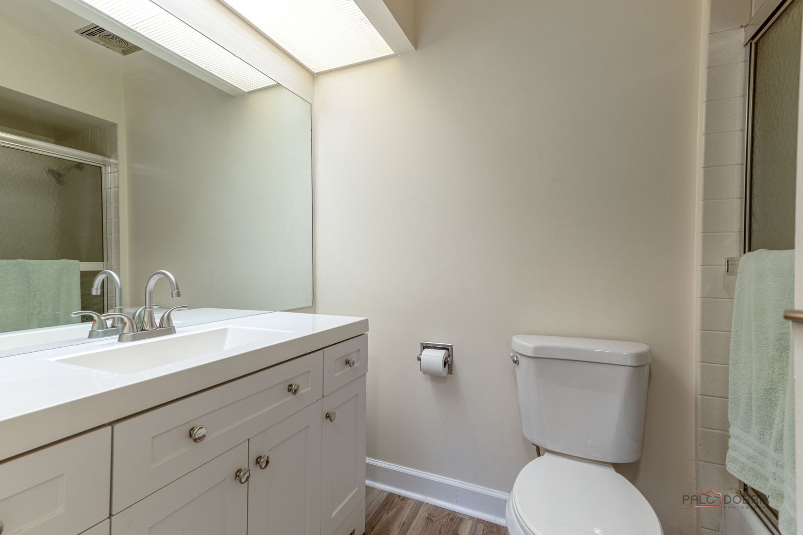 3004 Roberts Drive #8, Woodridge, IL 60517