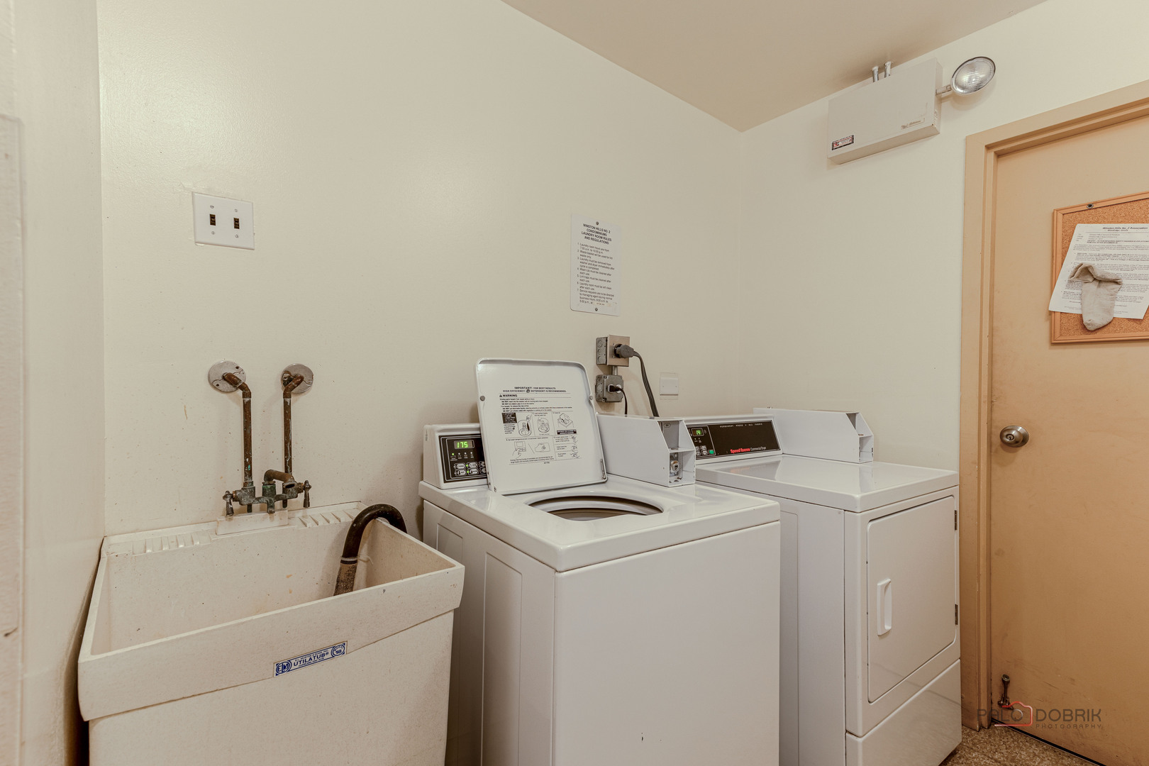 3004 Roberts Drive #8, Woodridge, IL 60517