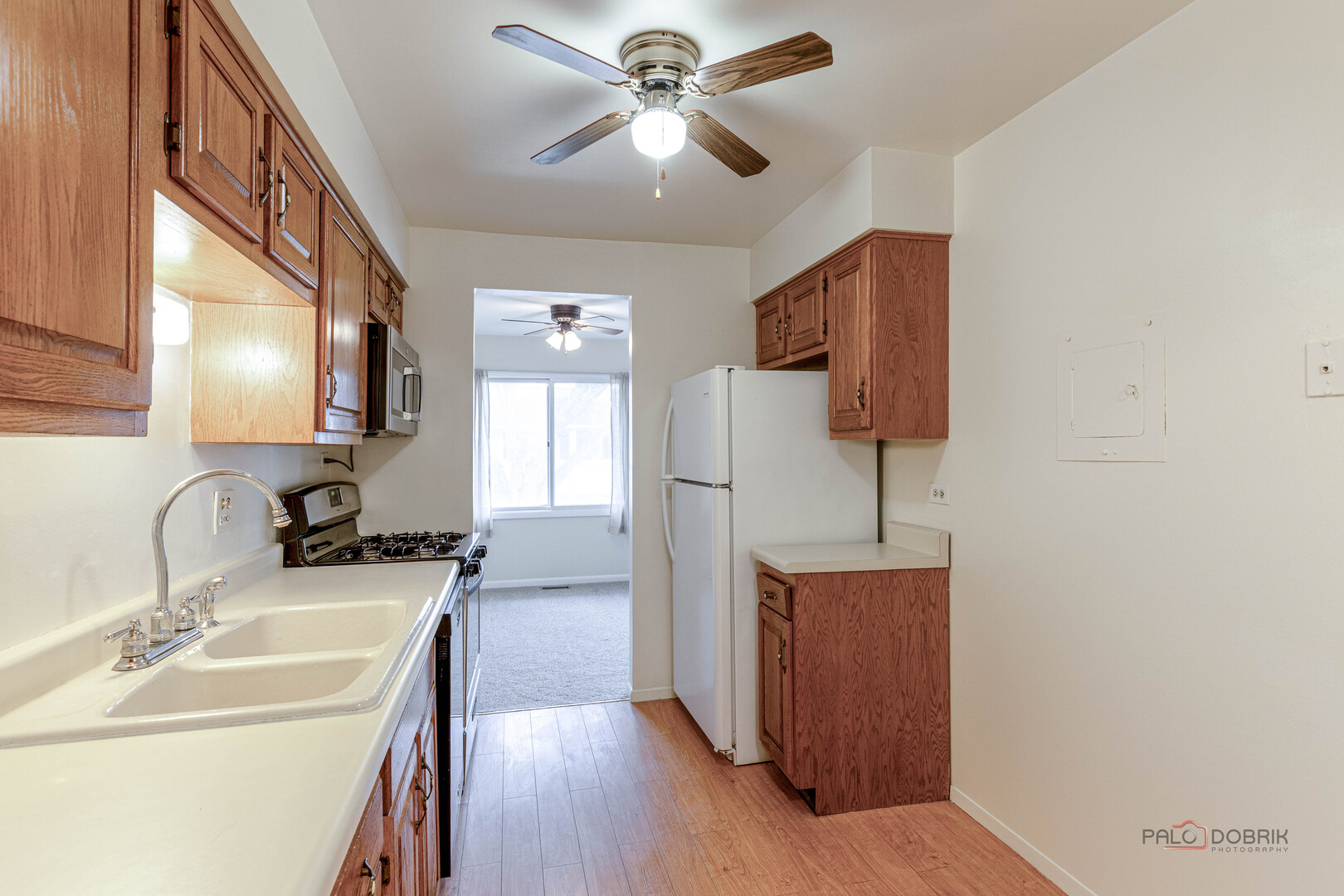 3004 Roberts Drive #8, Woodridge, IL 60517