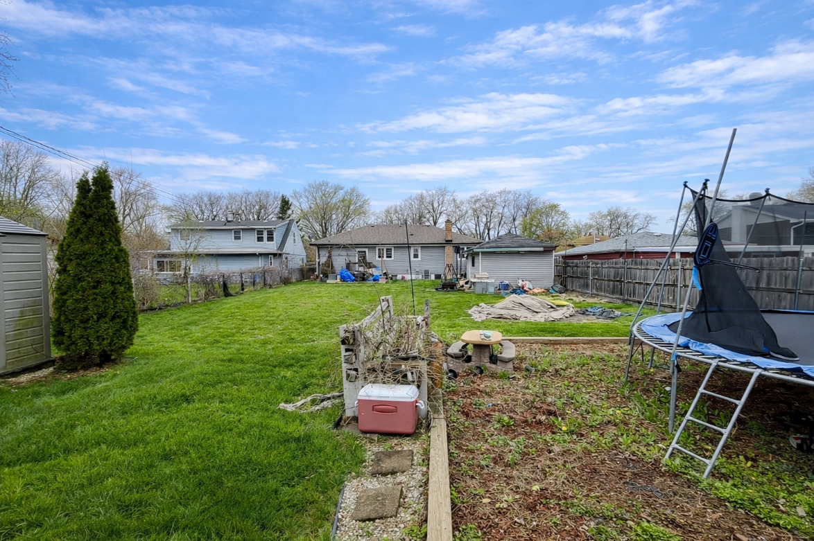 8009 Lavergne Avenue, Burbank, IL 60459