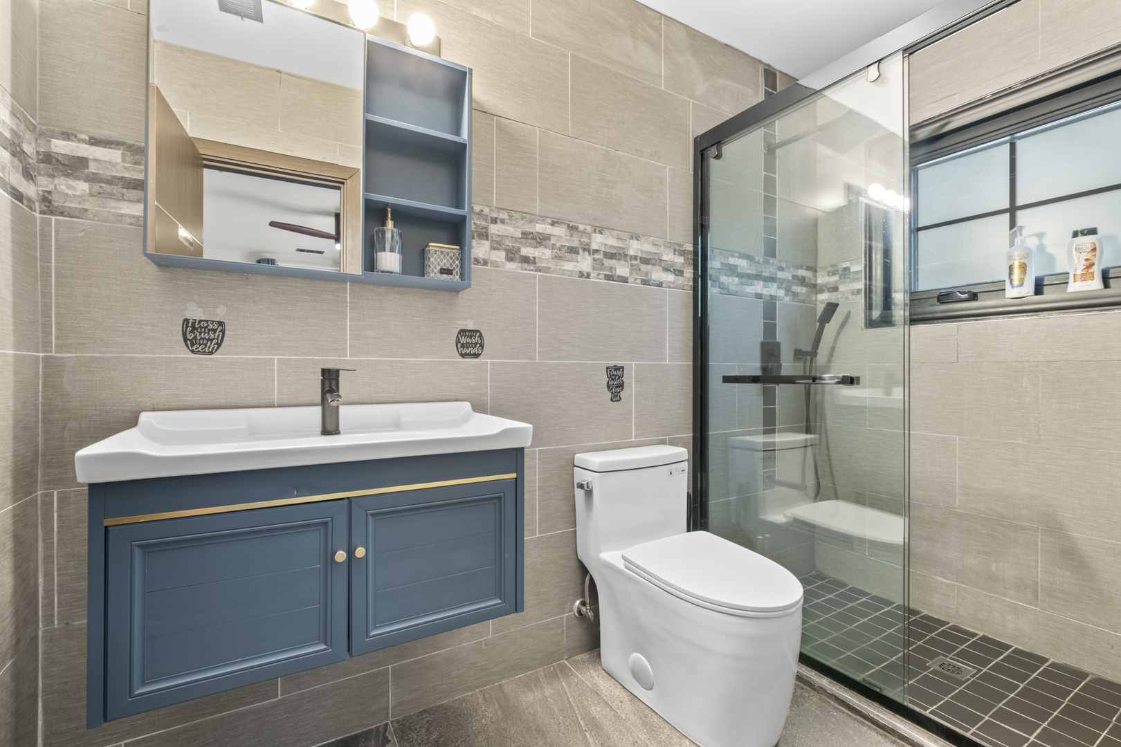 2307 Lake Street #2, Evanston, IL 60201