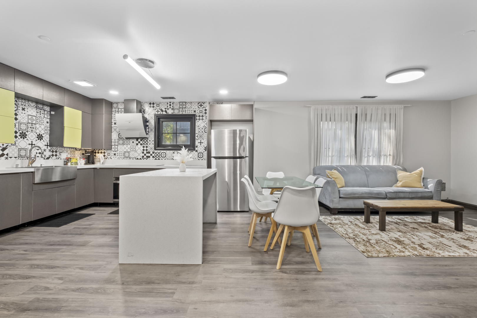 2307 Lake Street #2, Evanston, IL 60201