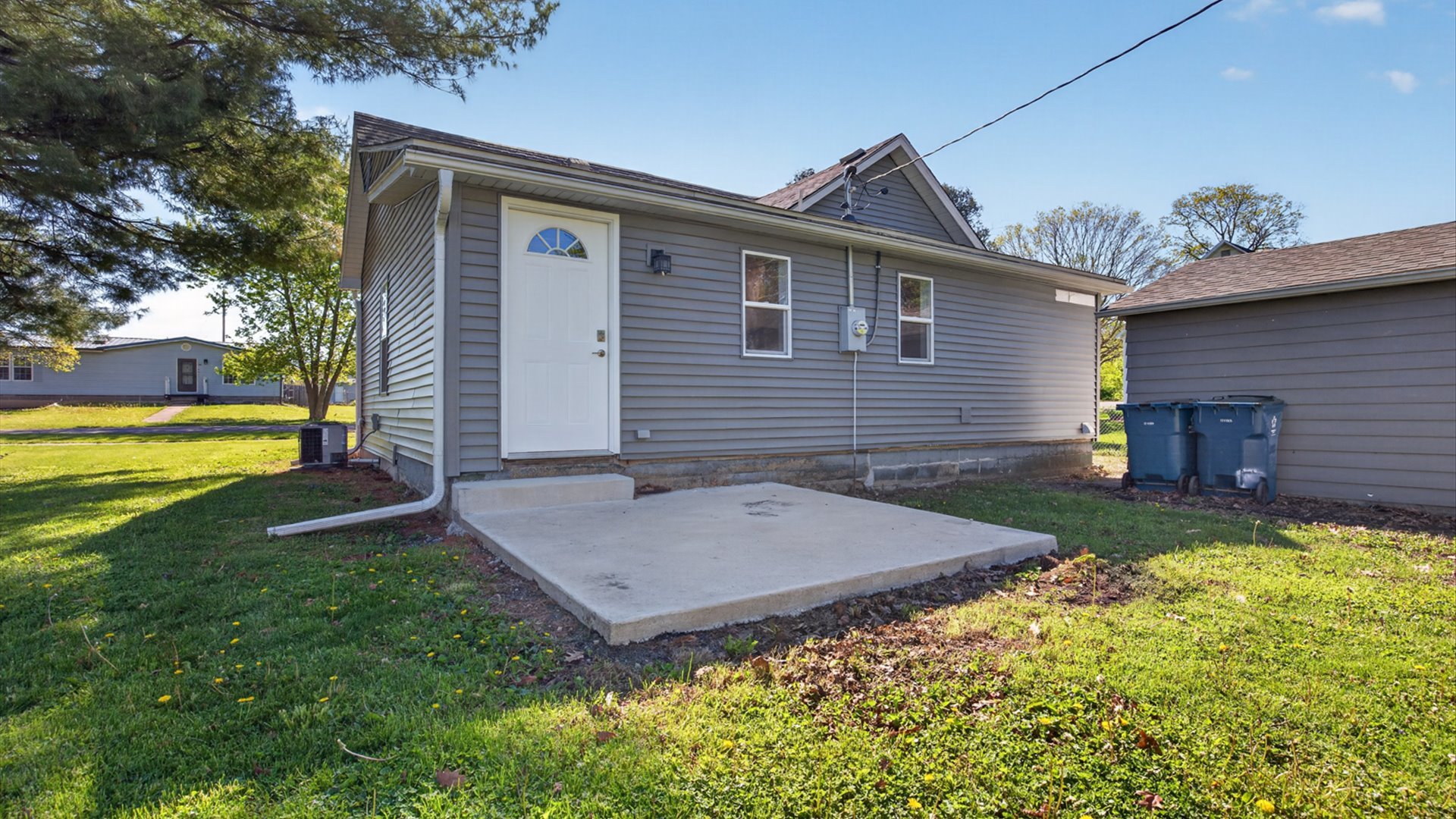 104 S Oak Street, Arrowsmith, IL 61722