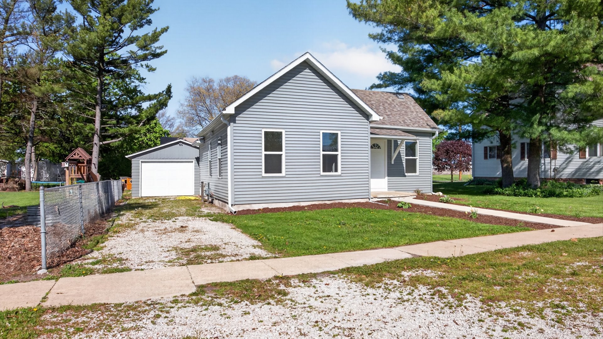 104 S Oak Street, Arrowsmith, IL 61722