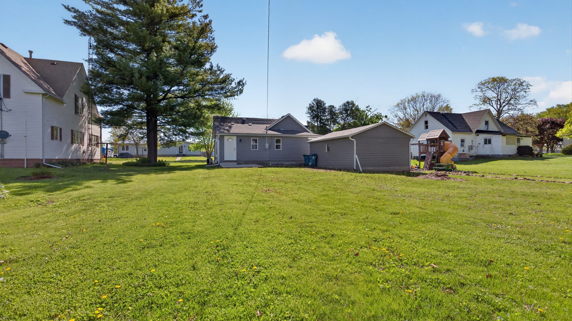 104 S Oak Street, Arrowsmith, IL 61722