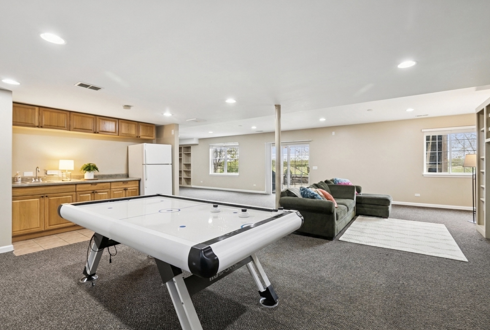 1816 Prairie Ridge Circle, Lindenhurst, IL 60046