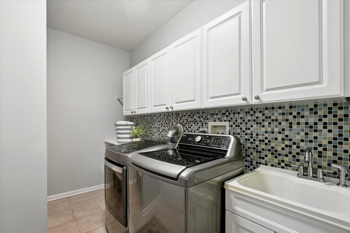 1816 Prairie Ridge Circle, Lindenhurst, IL 60046