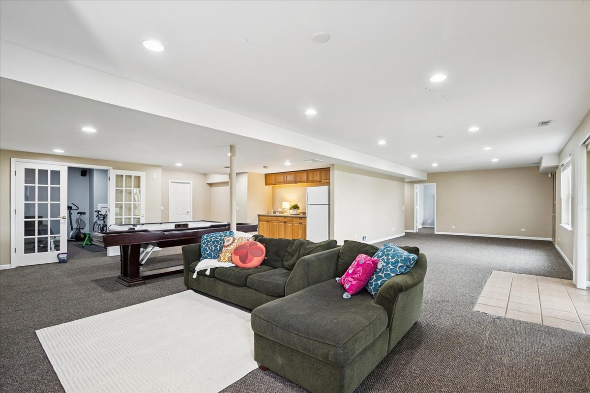 1816 Prairie Ridge Circle, Lindenhurst, IL 60046