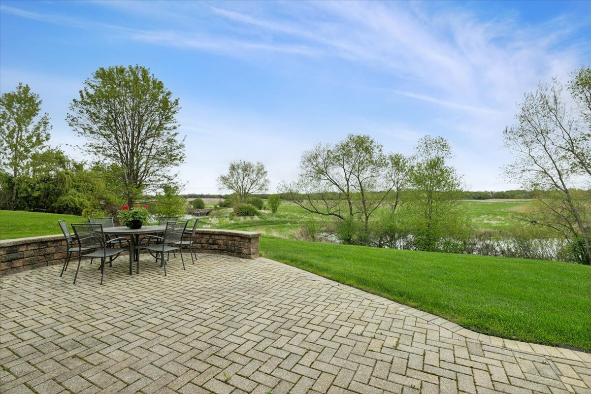 1816 Prairie Ridge Circle, Lindenhurst, IL 60046