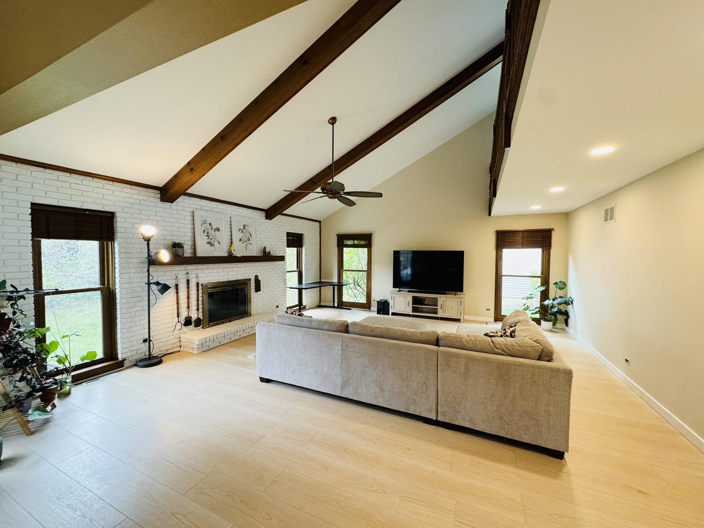 817 Huntleigh Drive, Naperville, IL 60540