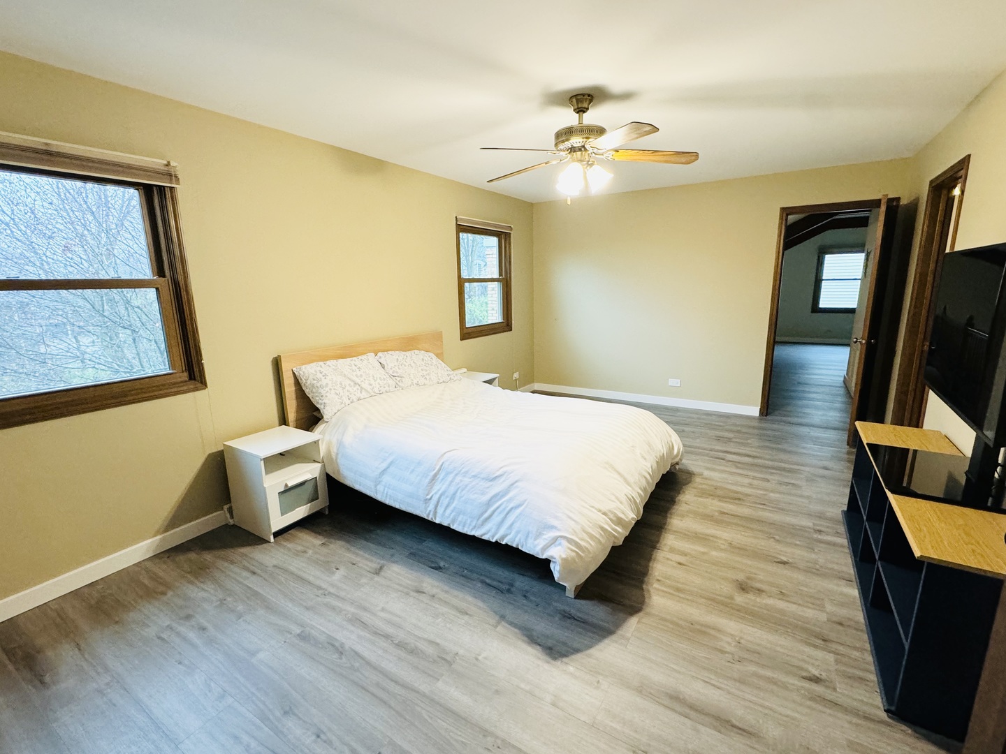 817 Huntleigh Drive, Naperville, IL 60540