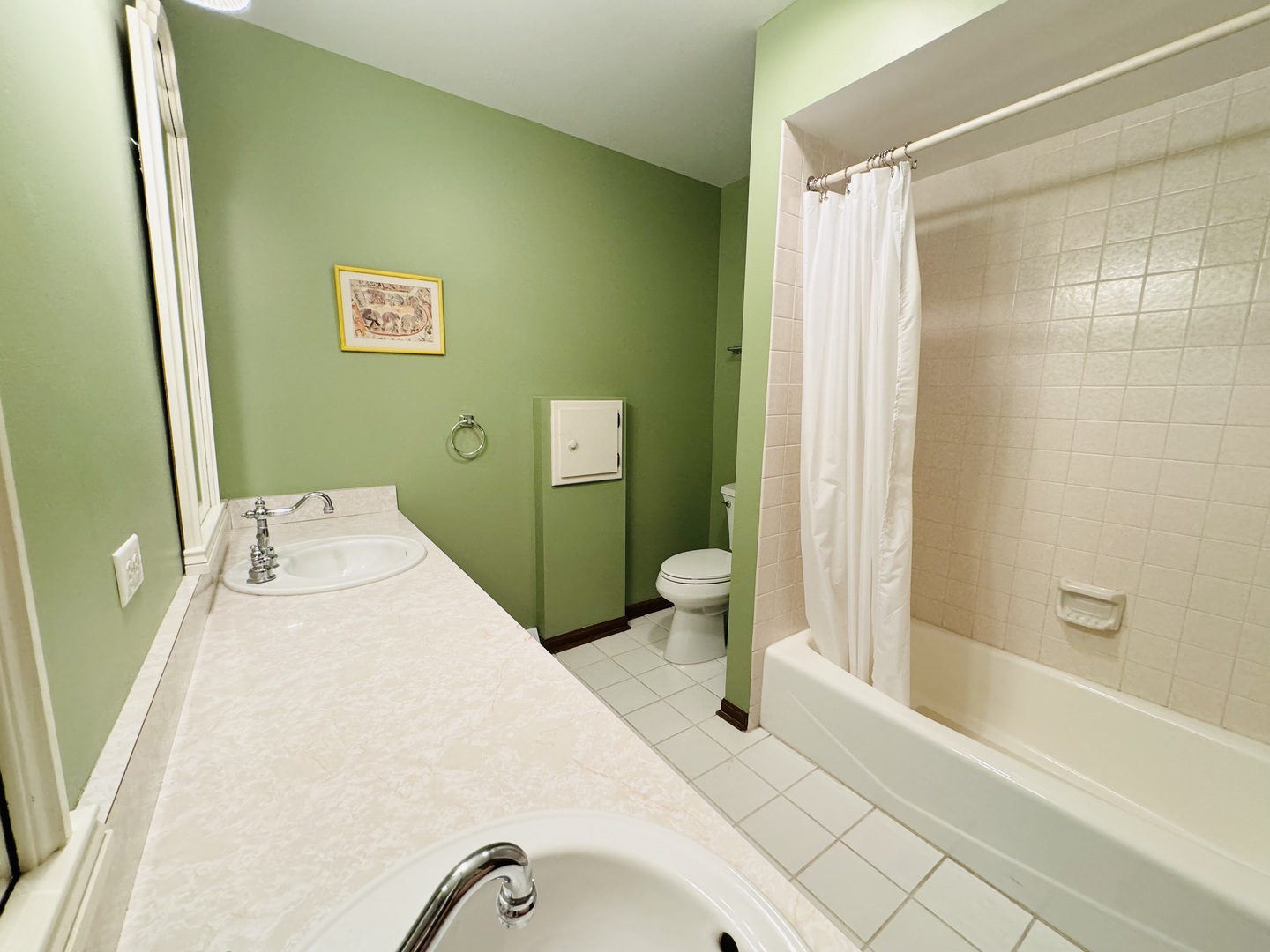 817 Huntleigh Drive, Naperville, IL 60540