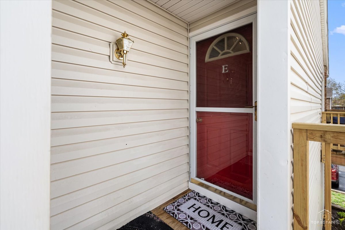 1976 Kenilworth Circle #E, Hoffman Estates, IL 60169