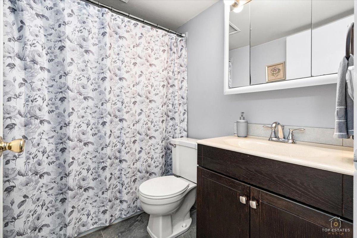 1976 Kenilworth Circle #E, Hoffman Estates, IL 60169