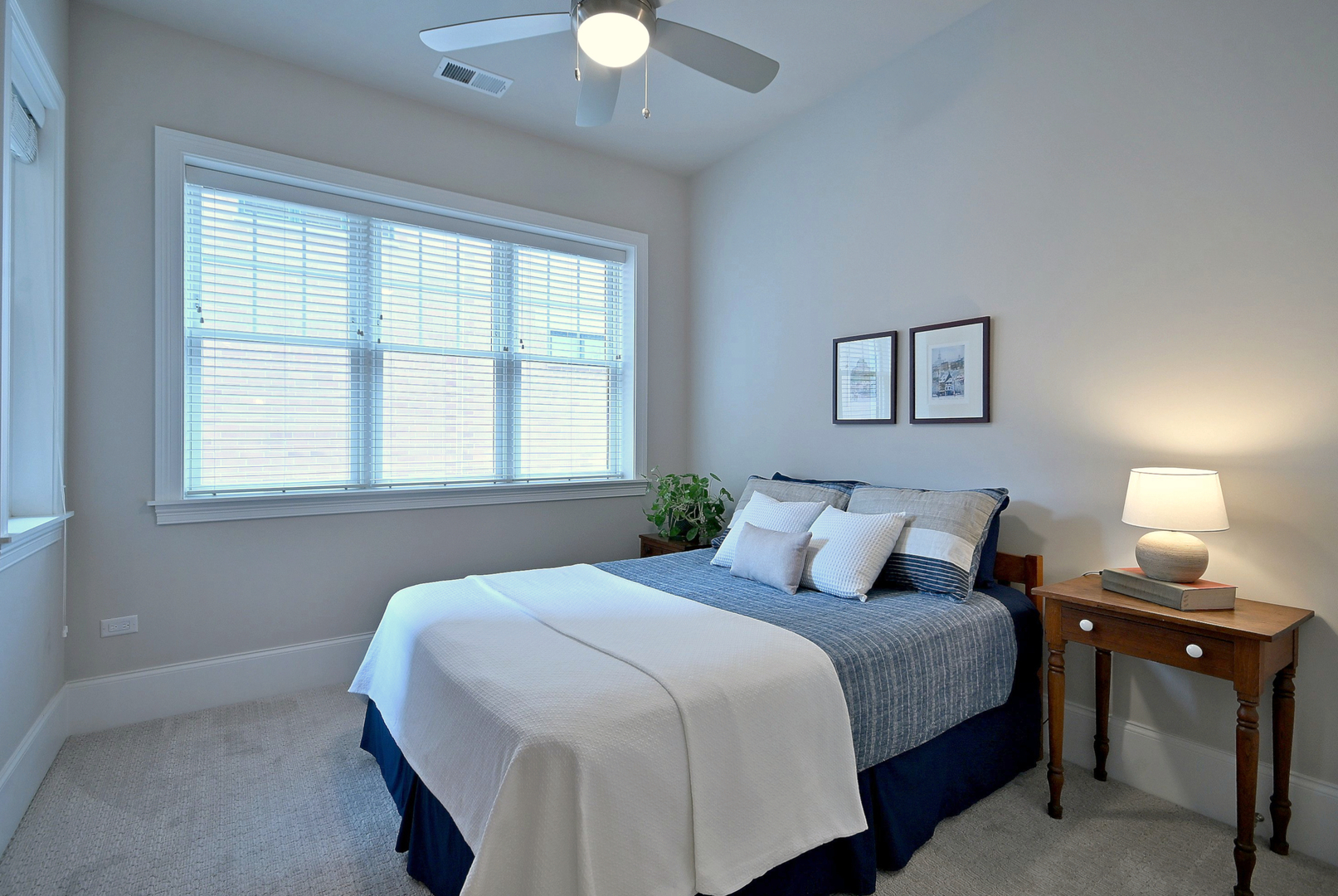 105 S Cottage Hill Avenue #206, Elmhurst, IL 60126