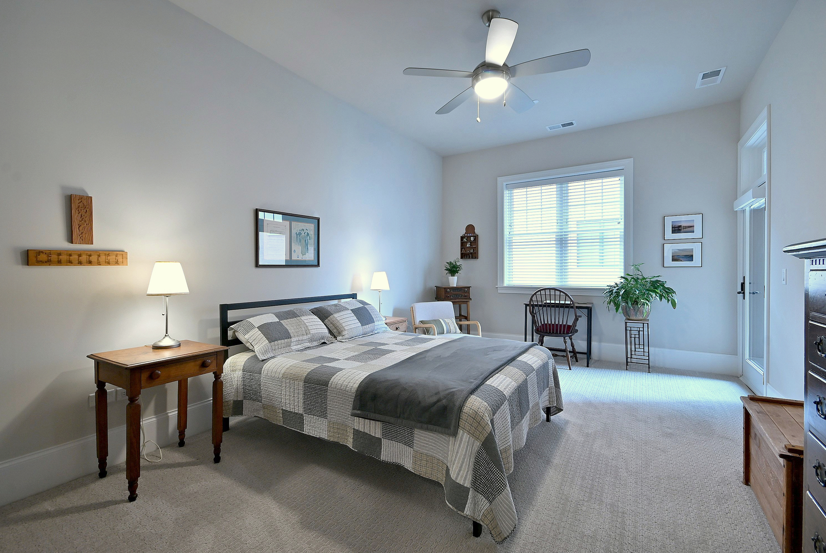 105 S Cottage Hill Avenue #206, Elmhurst, IL 60126