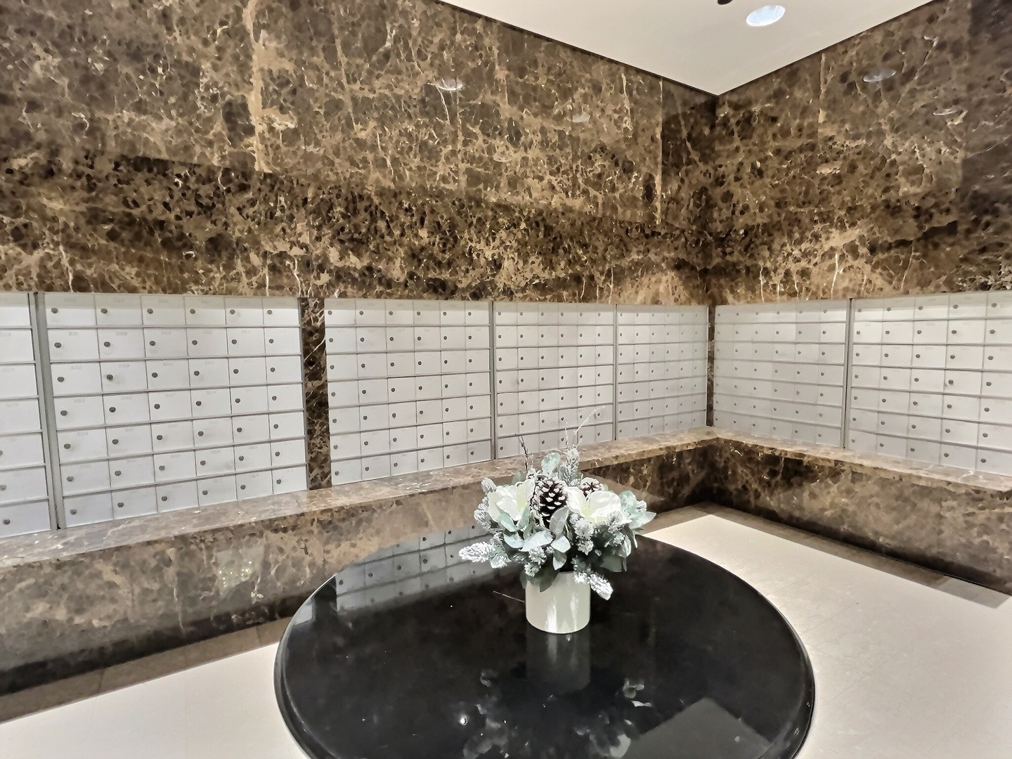 10 E Ontario Street #2801, Chicago, IL 60611