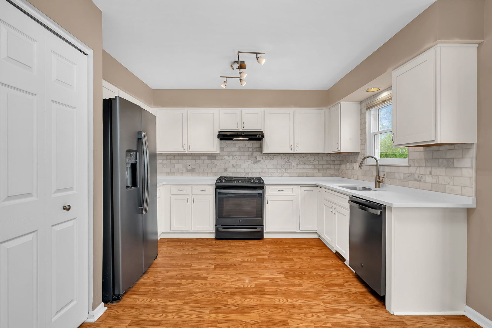 13942 Isle Royal Circle, Plainfield, IL 60544