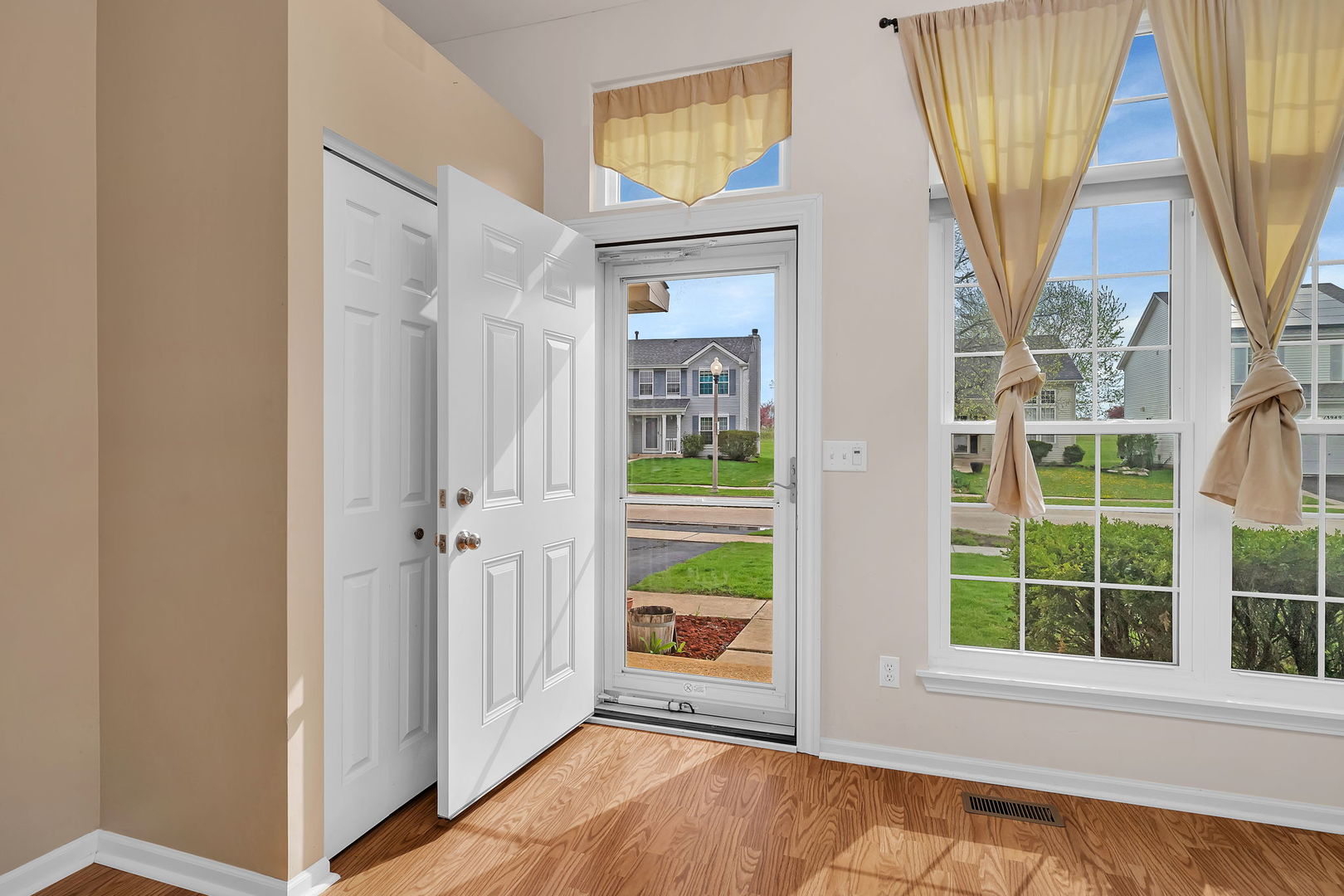 13942 Isle Royal Circle, Plainfield, IL 60544