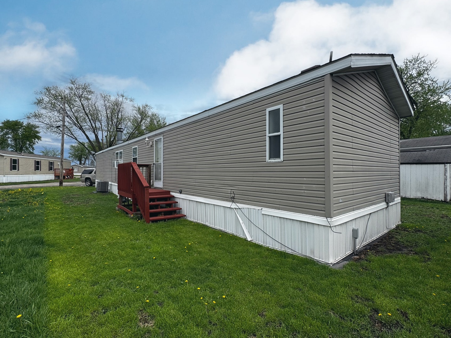 57 Redwood Manor Drive, Pontiac, IL 61764