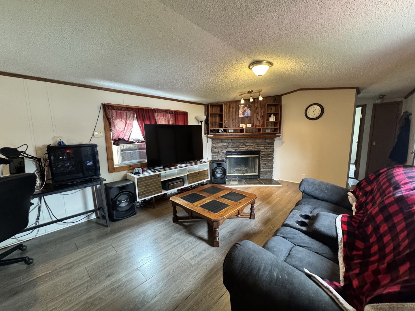 57 Redwood Manor Drive, Pontiac, IL 61764