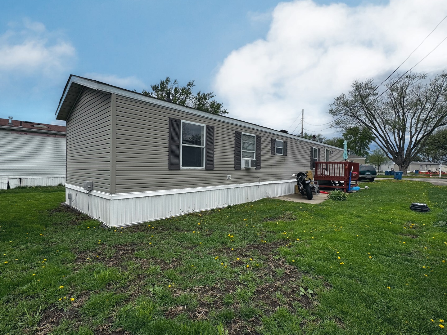 57 Redwood Manor Drive, Pontiac, IL 61764