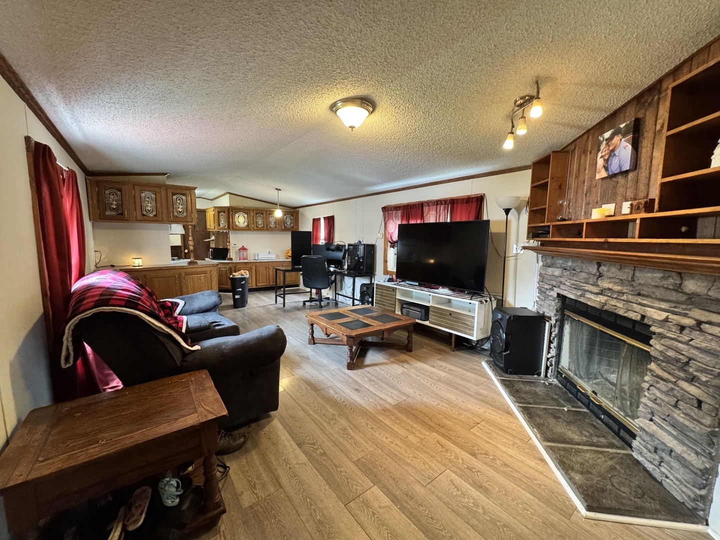 57 Redwood Manor Drive, Pontiac, IL 61764