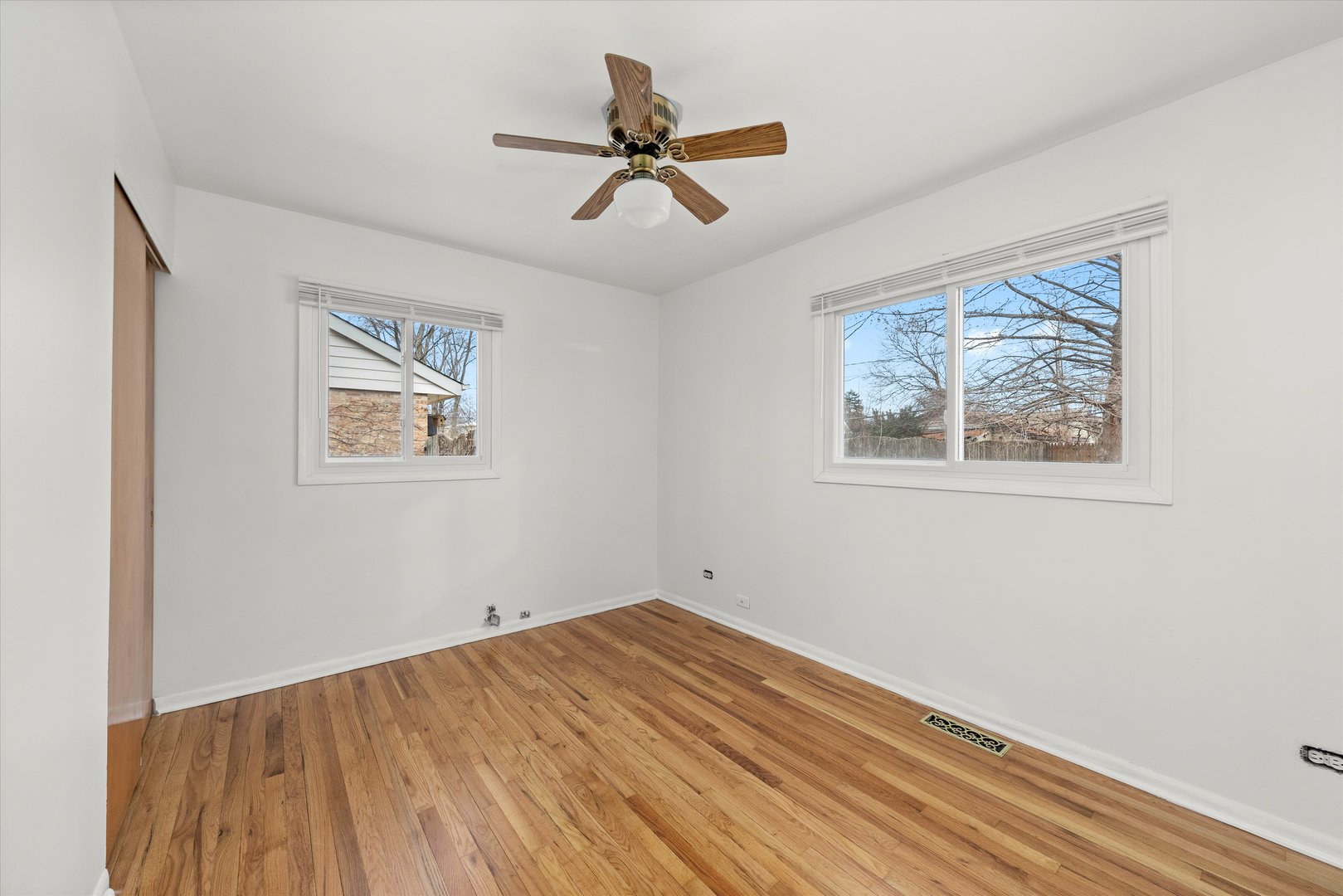 8719 Olympic Drive, Bridgeview, IL 60455