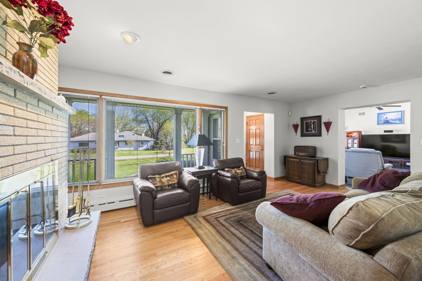 1521 Dun Lo Drive, Arlington Heights, IL 60004